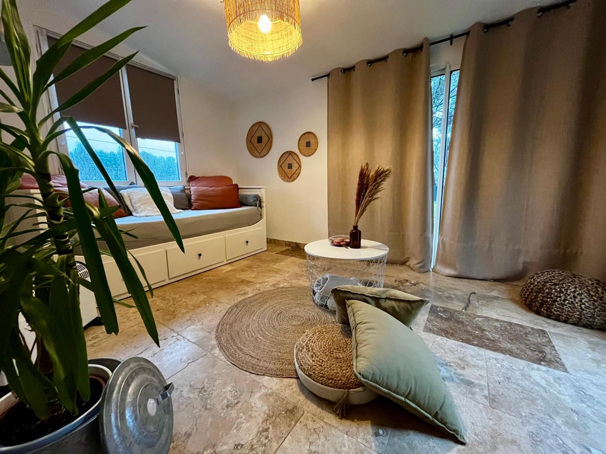 Maison Provencale Au Calme De La Campagne Avec Jacuzzi Екс ан Прованс Екстериор снимка